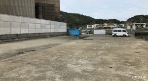 神谷漁港工場側の駐車スペース